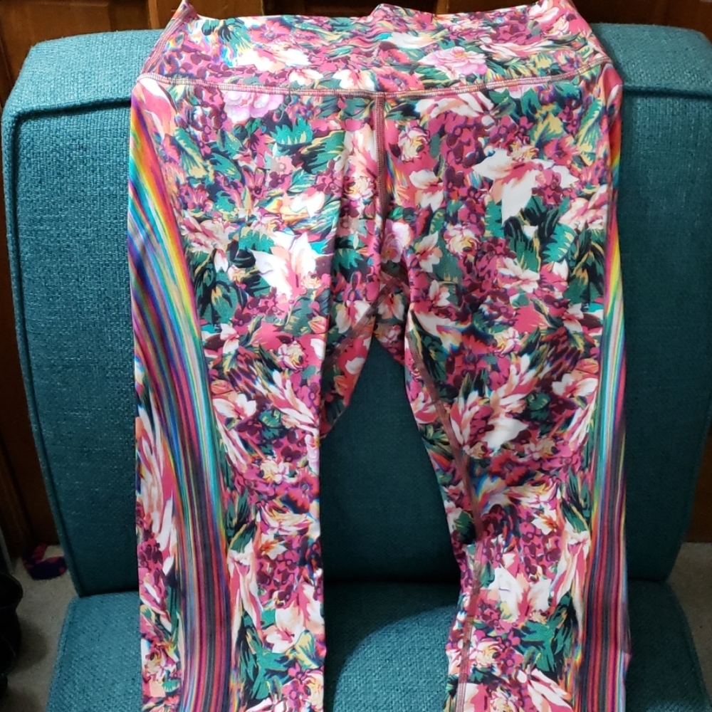 Like new size 8 lululemon tights